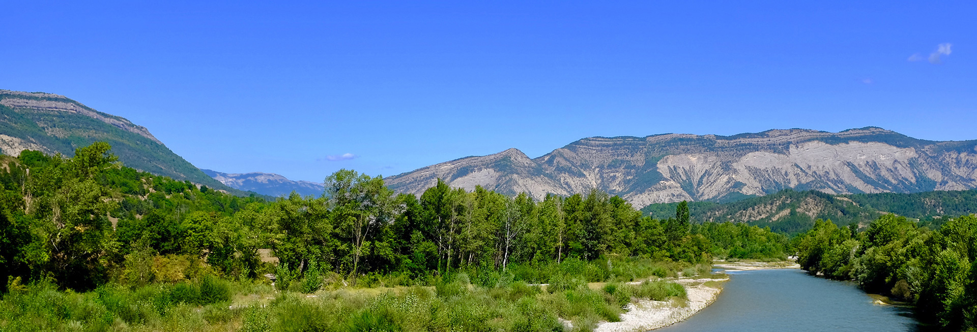 Rivière à proximité du camping dans la Drôme La Grivelière 4 étoiles