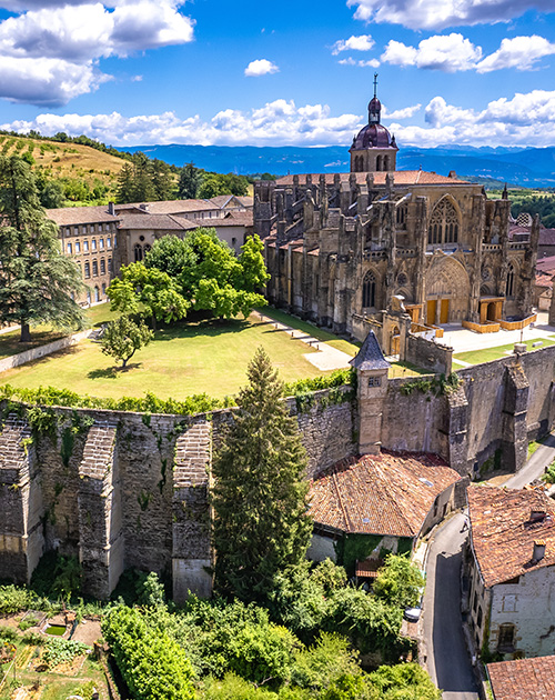 Tourisme dans la Drôme : Saint-Antoine-L’abbaye – plus beau village de France